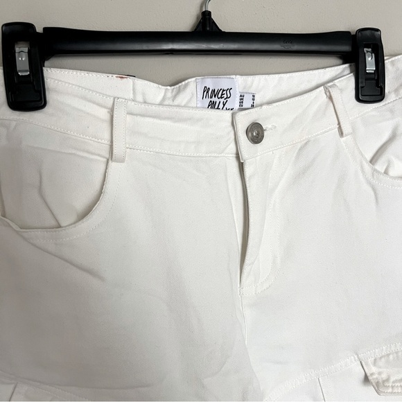 NWOT Princess Polly Pawley white denim cargo pants. - Picture 3 of 11